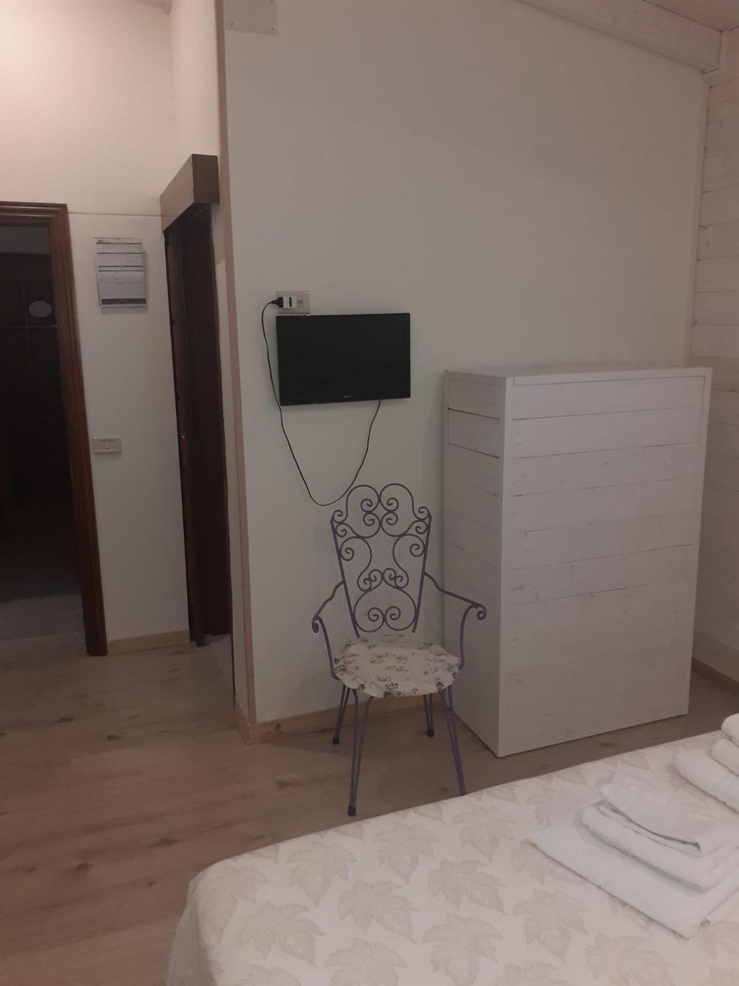 Villa Lina Bed&Breakfast Taranto Bagian luar foto